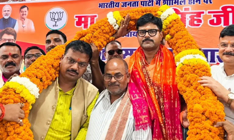 अयोध्या में भाजपा कार्यालय पहुंचे विधायक अभय सिंह, जोरदार स्वागत; कई बड़े नेताओं की गैरमौजूदगी भी चर्चा में
