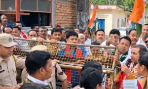 असम: नॉर्थ लखीमपुर में मुख्य चुनाव आयुक्त ज्ञानेश कुमार के खिलाफ जिला कांग्रेस का प्रदर्शन