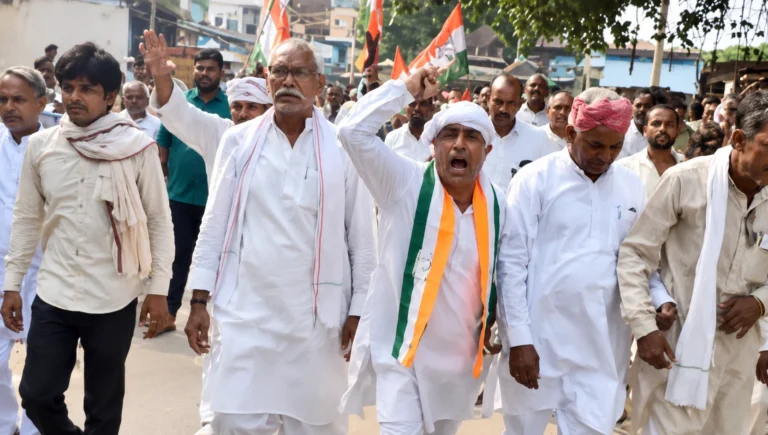 चंदौली में कांग्रेस का ‘वोट बचाओ, देश बचाओ’ मार्च, मुख्य निर्वाचन आयुक्त ज्ञानेश कुमार के खिलाफ कार्रवाई की मांग