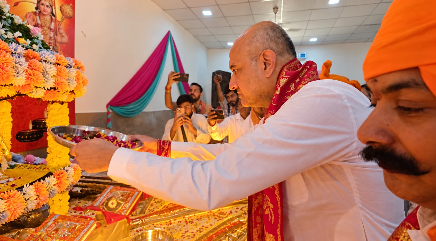 फाजिल्का में हिंदू संगठनों ने मनाया दशहरा उत्सव, शस्त्र पूजन कार्यक्रम में समाजसेवी करण गिलहोत्रा समेत कई लोग हुए शामिल