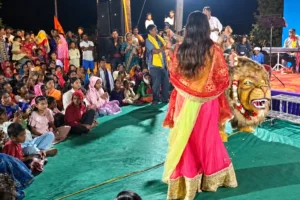 सिमडेगा के तरगा में दुर्गा पूजा पर भक्ति जागरण का आयोजन, भजनों पर देर रात तक झूमे श्रद्धालु