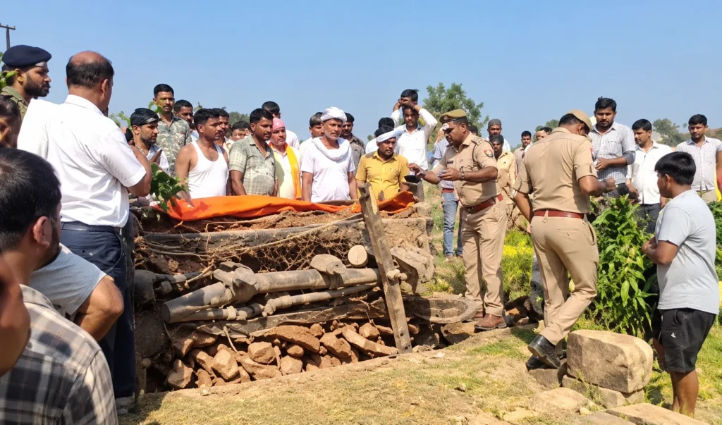 फतेहपुर: सड़क हादसे में जान गंवाने वाले हेड कांस्टेबल अभिषेक त्रिपाठी का असोथर में अंतिम संस्कार