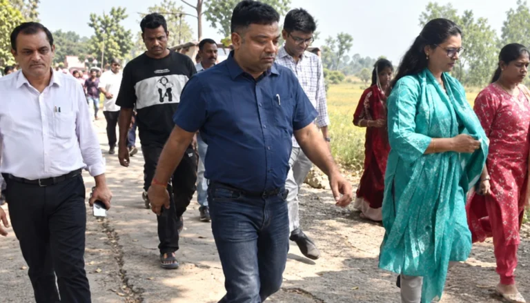 सूरजपुर में विज्ञान की पढ़ाई को रोचक बनाने की पहल, मेंटर शिक्षकों ने सीखे घरेलू सामग्री से प्रयोग के तरीके