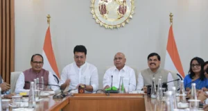 इंदौर में बुलेट पर निकले कैलाश विजयवर्गीय और तुलसी सिलावट, डबल डेकर फ्लाईओवर का किया निरीक्षण; जानिए क्या है खास