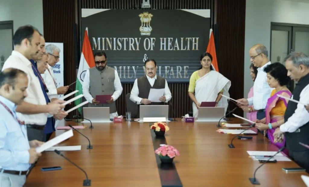 सतर्कता जागरूकता सप्ताह 2026: जेपी नड्डा ने स्वास्थ्य मंत्रालय के अधिकारियों को दिलाई सत्यनिष्ठा की शपथ, अनुप्रिया पटेल भी रहीं मौजूद