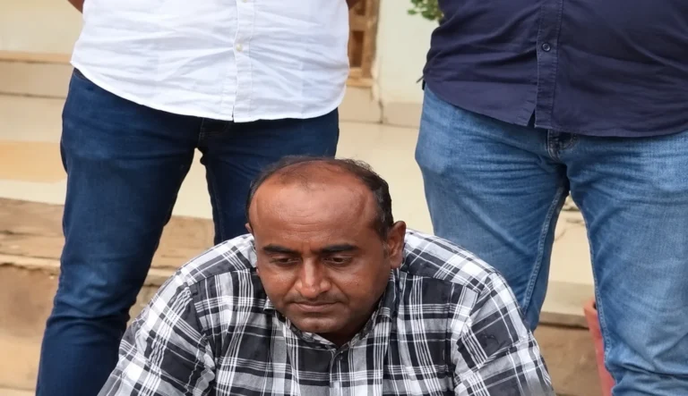भरूच में बुलेट चोरी के मामले में बड़ी कार्रवाई, दो साल से फरार आरोपी सूरत के डुमस से गिरफ्तार