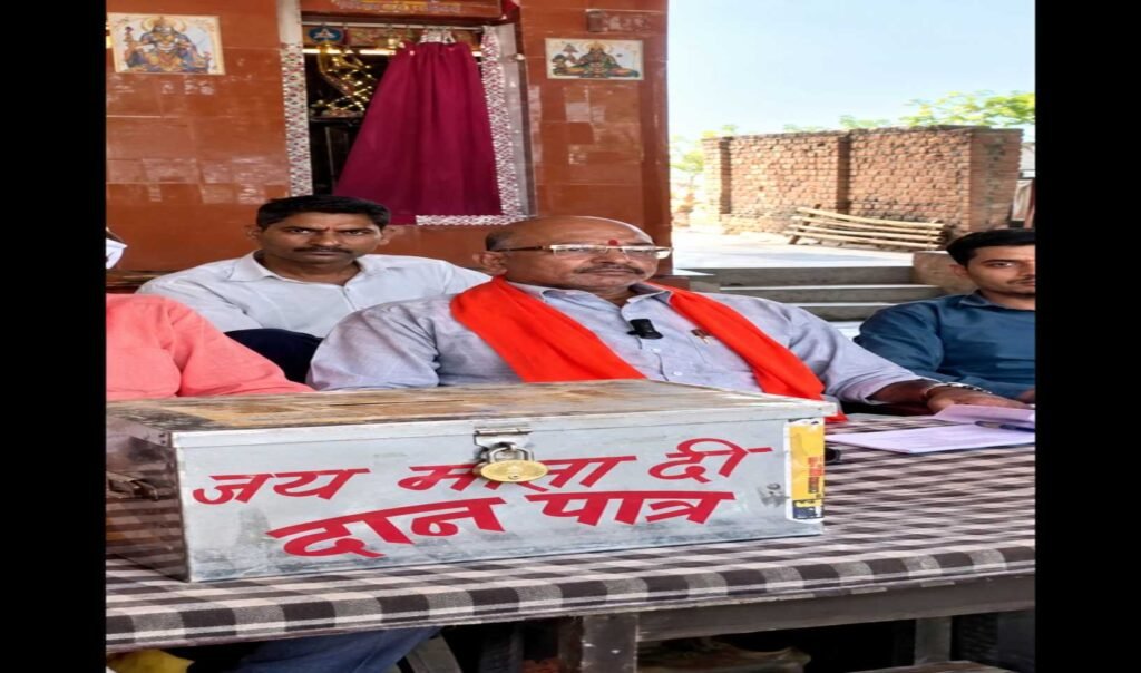 झांसी: गुरसराय के तालाब माता मंदिर में उमड़ी श्रद्धालुओं की भीड़, नवरात्रि मेले में दिखी रौनक